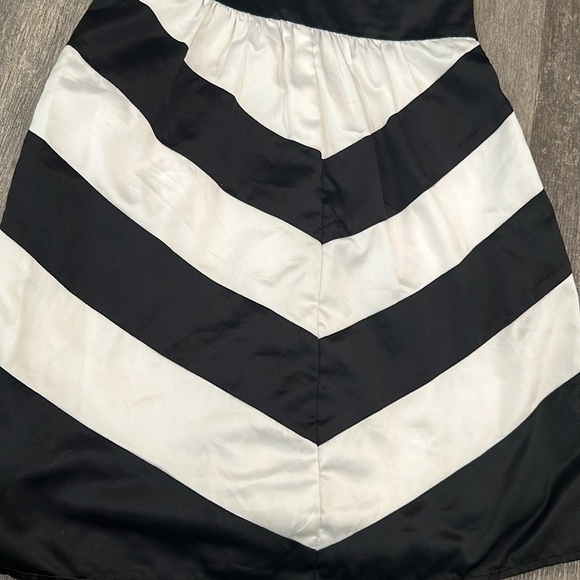 Bisou Bisou Black and White Business Dress Size 4 Elegant Women’s SKU #A007 - Picture 2 of 3